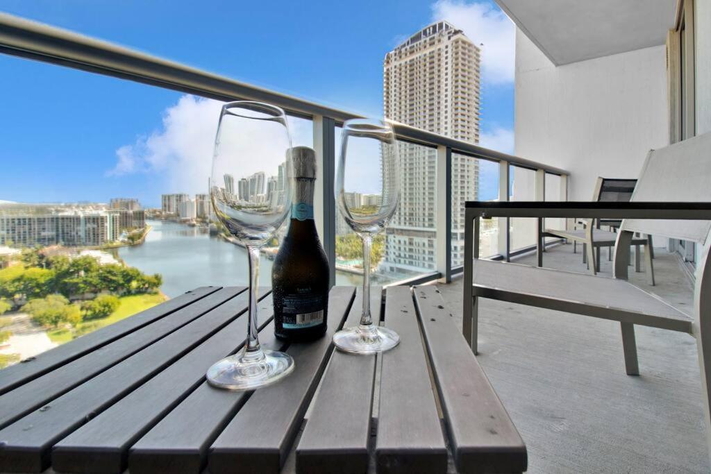 Ocean View 2Br 2Bth Hallandale Beach Miami Ft Lauderdale מראה חיצוני תמונה