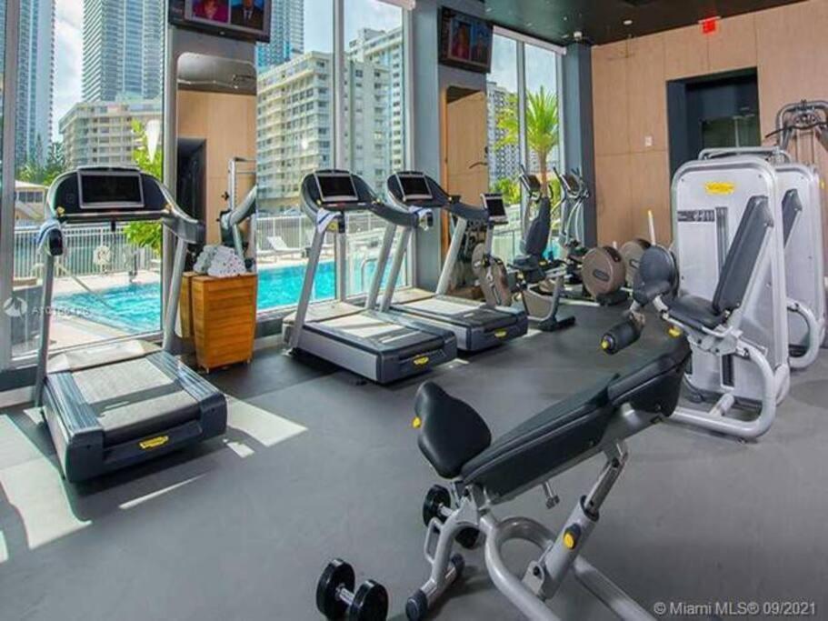 Ocean View 2Br 2Bth Hallandale Beach Miami Ft Lauderdale מראה חיצוני תמונה